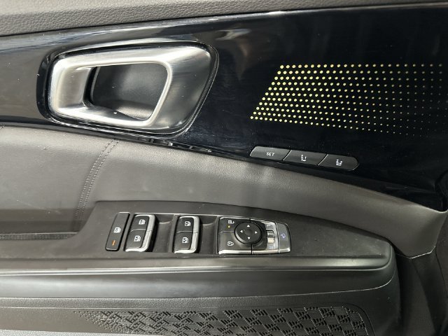 Used 2025 Kia Carnival SX Prestige FWD image 19