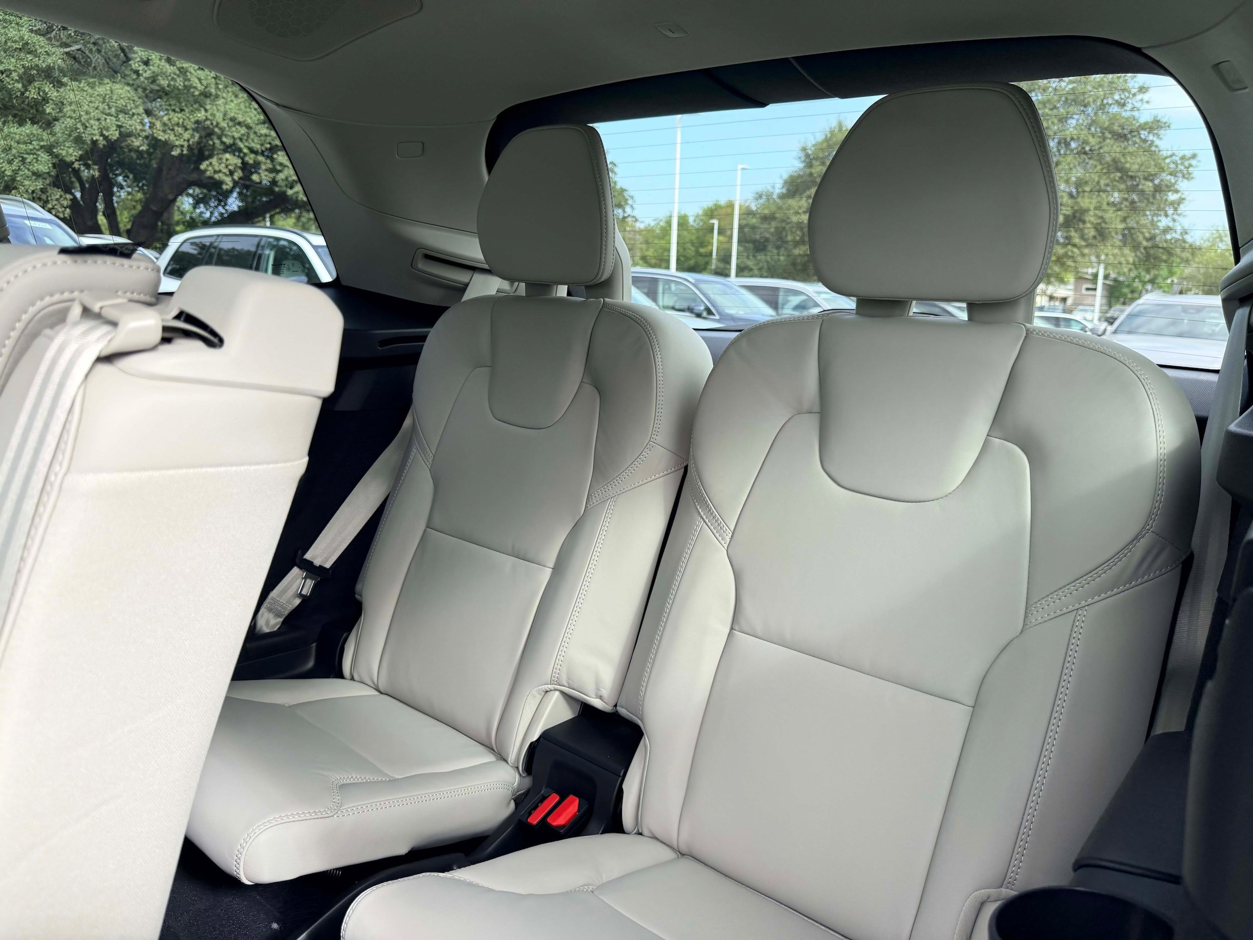 New 2026 Volvo XC90 B6 Ultra w/ Protection Package image 17