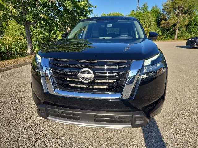 Used 2025 Nissan Pathfinder SL AWD/4WD image 8