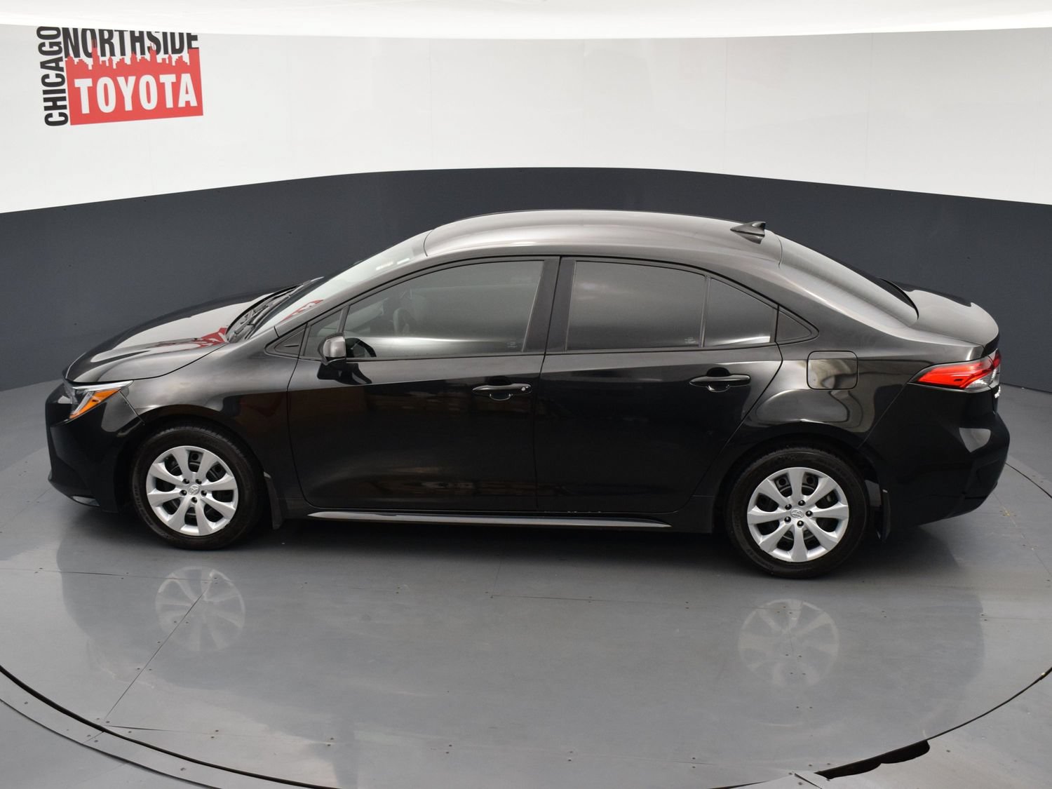 Used 2022 Toyota Corolla LE FWD image 17