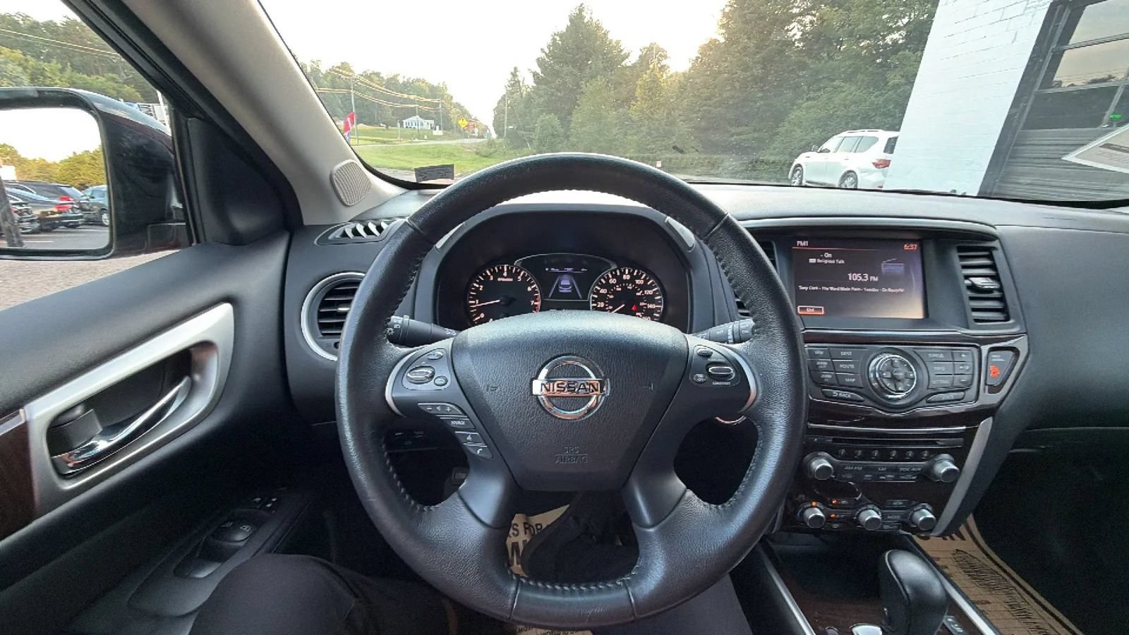 Used 2014 Nissan Pathfinder SL w/ SL Tech Package AWD/4WD image 23