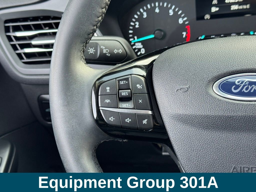 Used 2022 Ford Escape SEL image 9