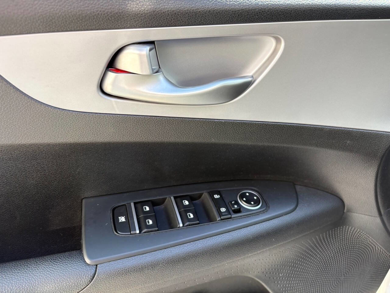 Used 2023 Kia Forte LXS image 22