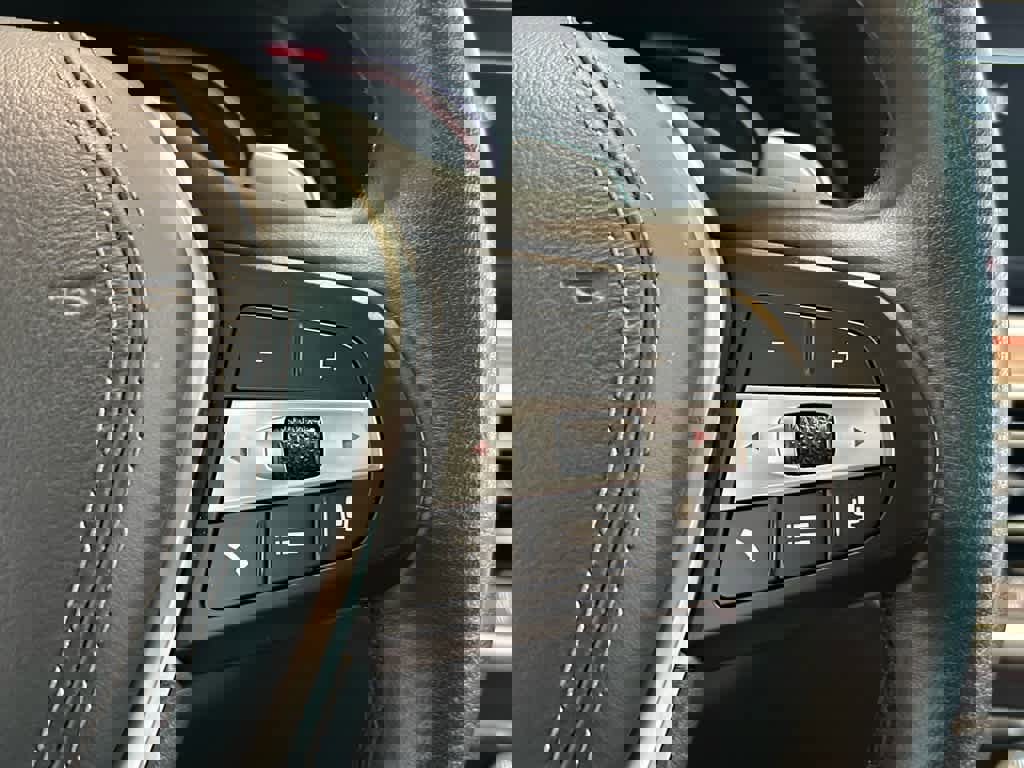 Used 2022 BMW X5 xDrive40i w/ Premium Package image 16