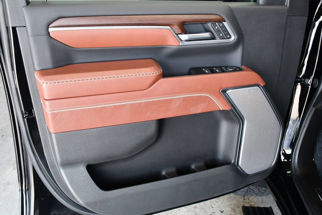 Used 2026 GMC Sierra 2500 Denali Ultimate w/ Max Trailering Package AWD/4WD image 14