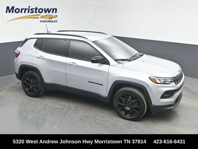 Used 2025 Jeep Compass Latitude w/ Altitude Special Edition AWD/4WD image 1