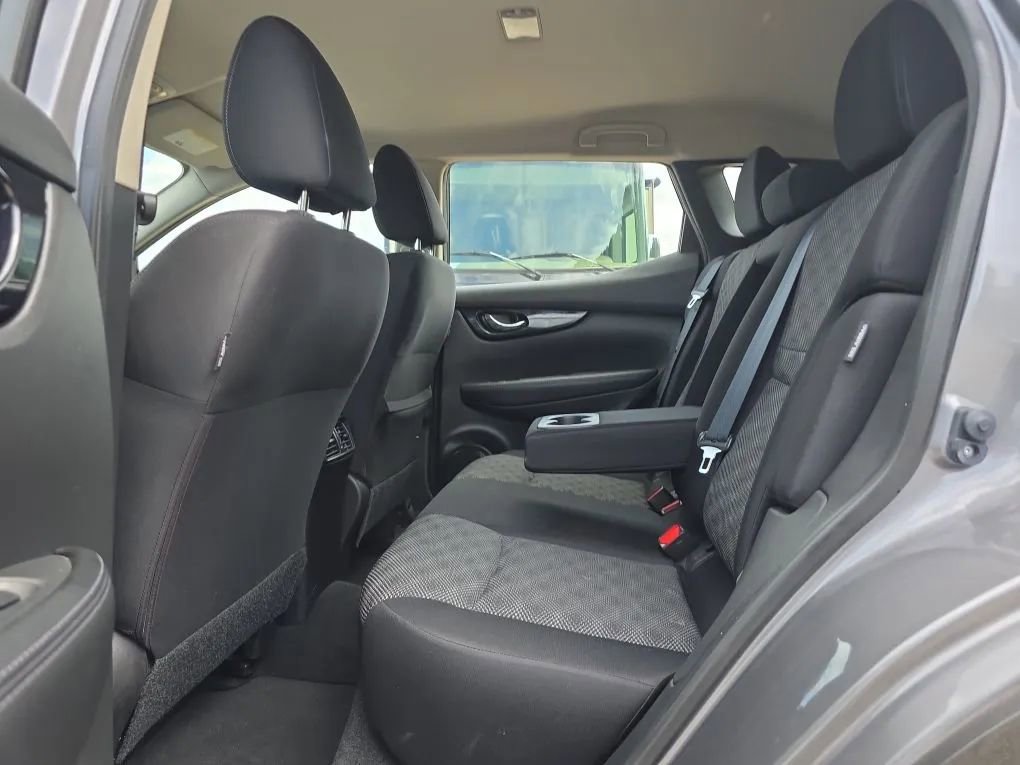 Used 2021 Nissan Rogue Sport SV FWD image 37
