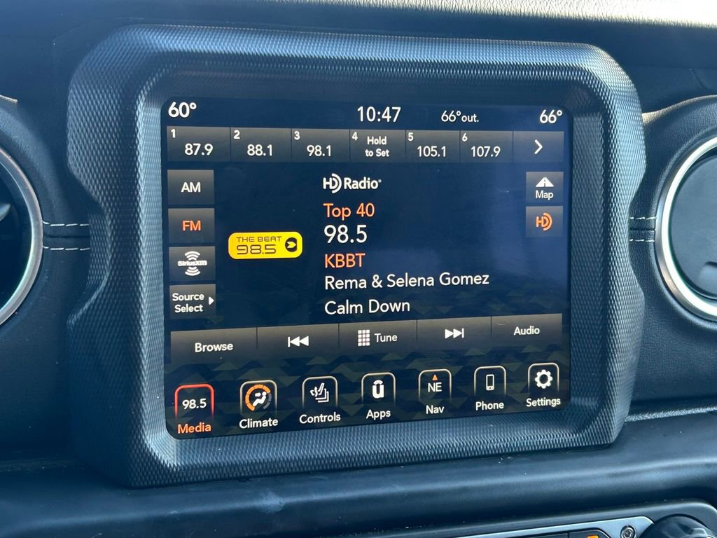 Used 2023 Jeep Wrangler Unlimited Sahara w/ Cold Weather Group image 37