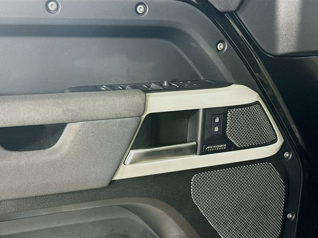 Used 2023 Land Rover Defender 110 SE AWD/4WD image 20