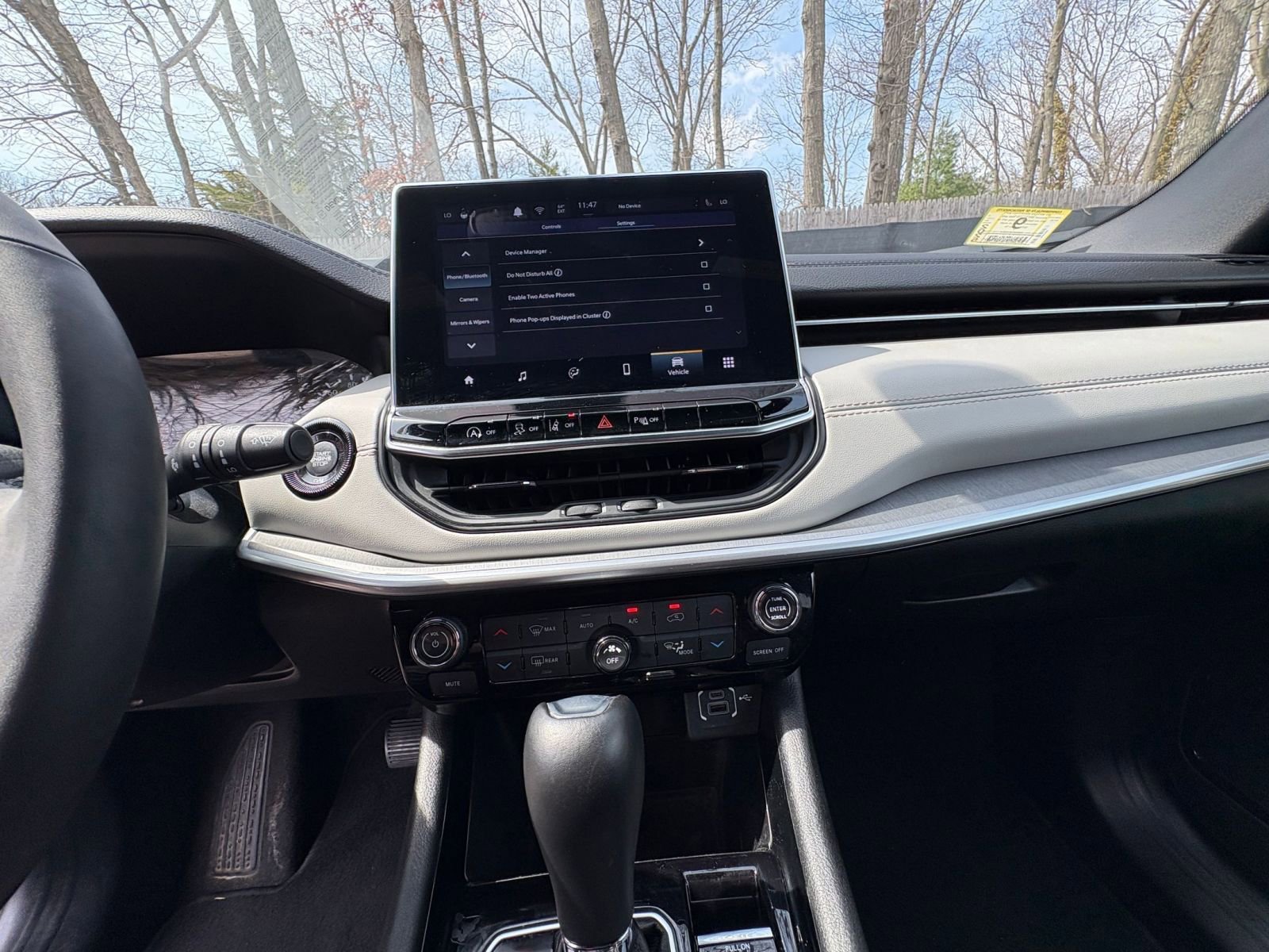 Used 2025 Jeep Compass Limited image 17