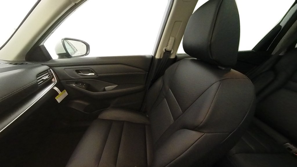 Certified 2025 Nissan Rogue SV w/ SV Premium Package AWD/4WD image 24