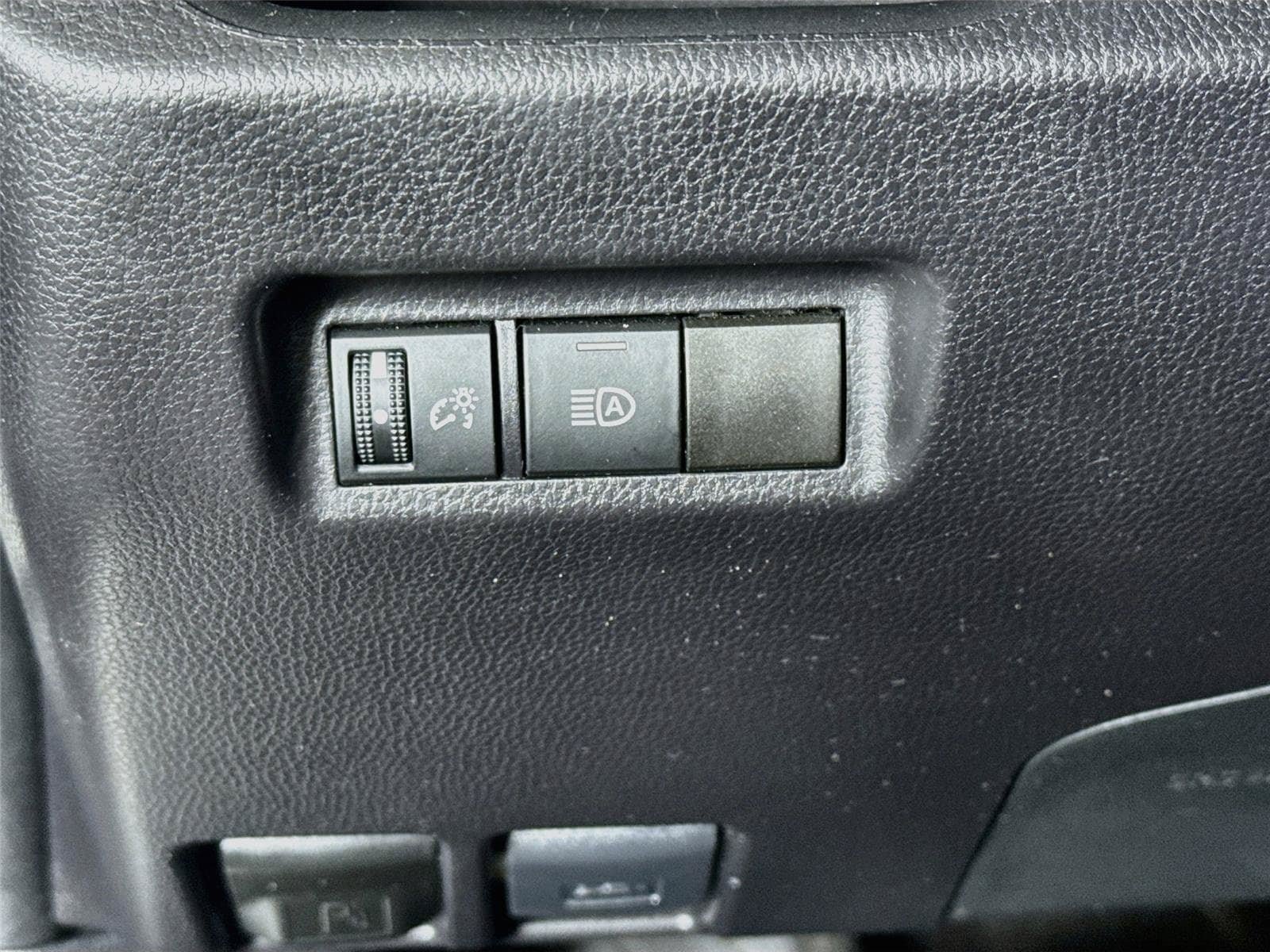 Used 2024 Toyota RAV4 LE FWD image 10