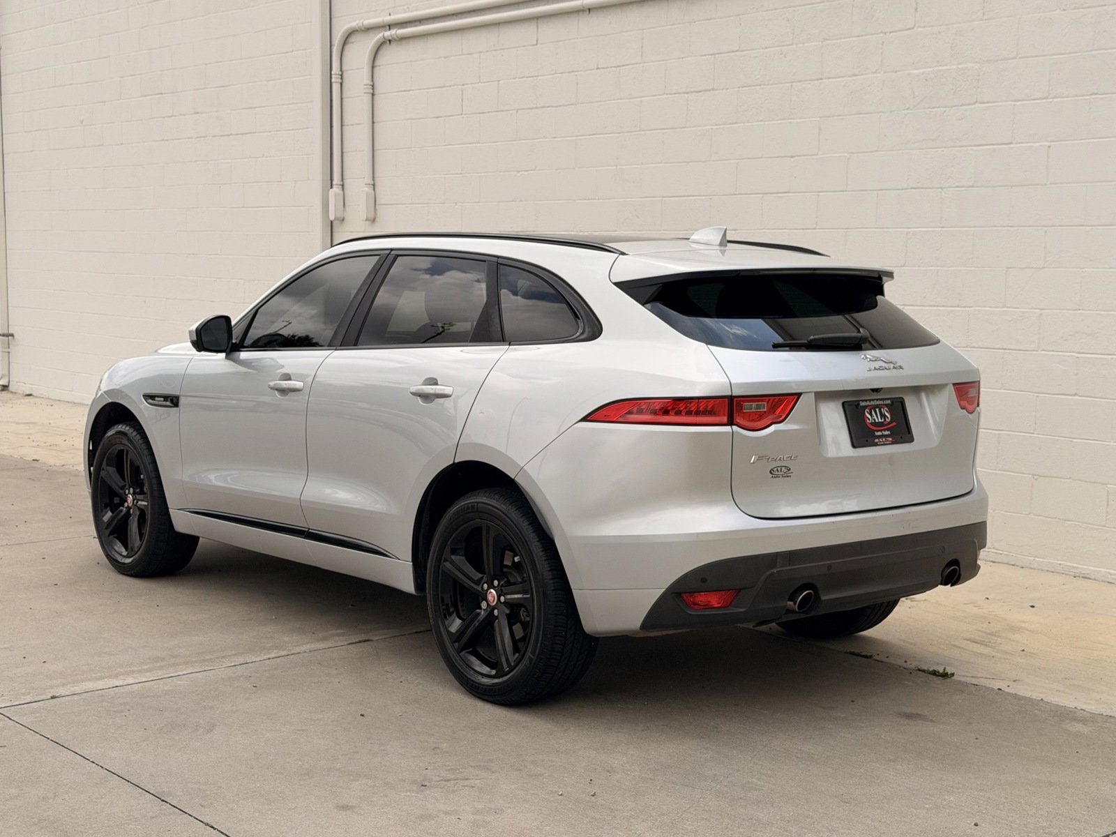 Used 2019 Jaguar F-PACE R-Sport image 6