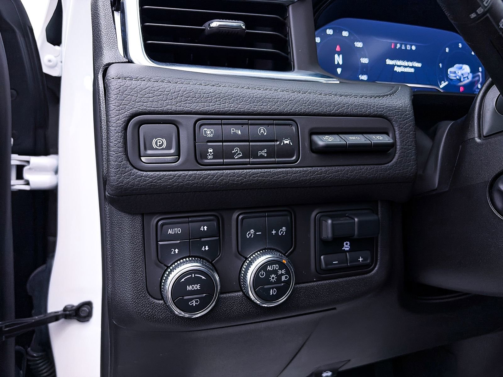 Used 2024 GMC Yukon Denali w/ Advanced Technology Package AWD/4WD image 8