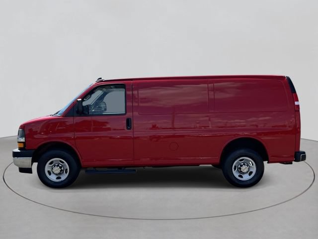 Used 2024 Chevrolet Express 2500 w/ Driver Convenience Package RWD video 2
