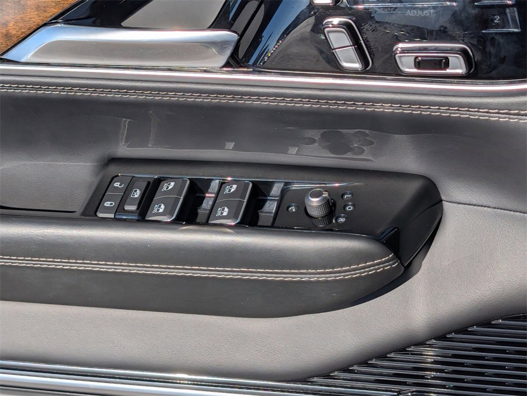 Used 2023 Jeep Grand Wagoneer L Series II image 20