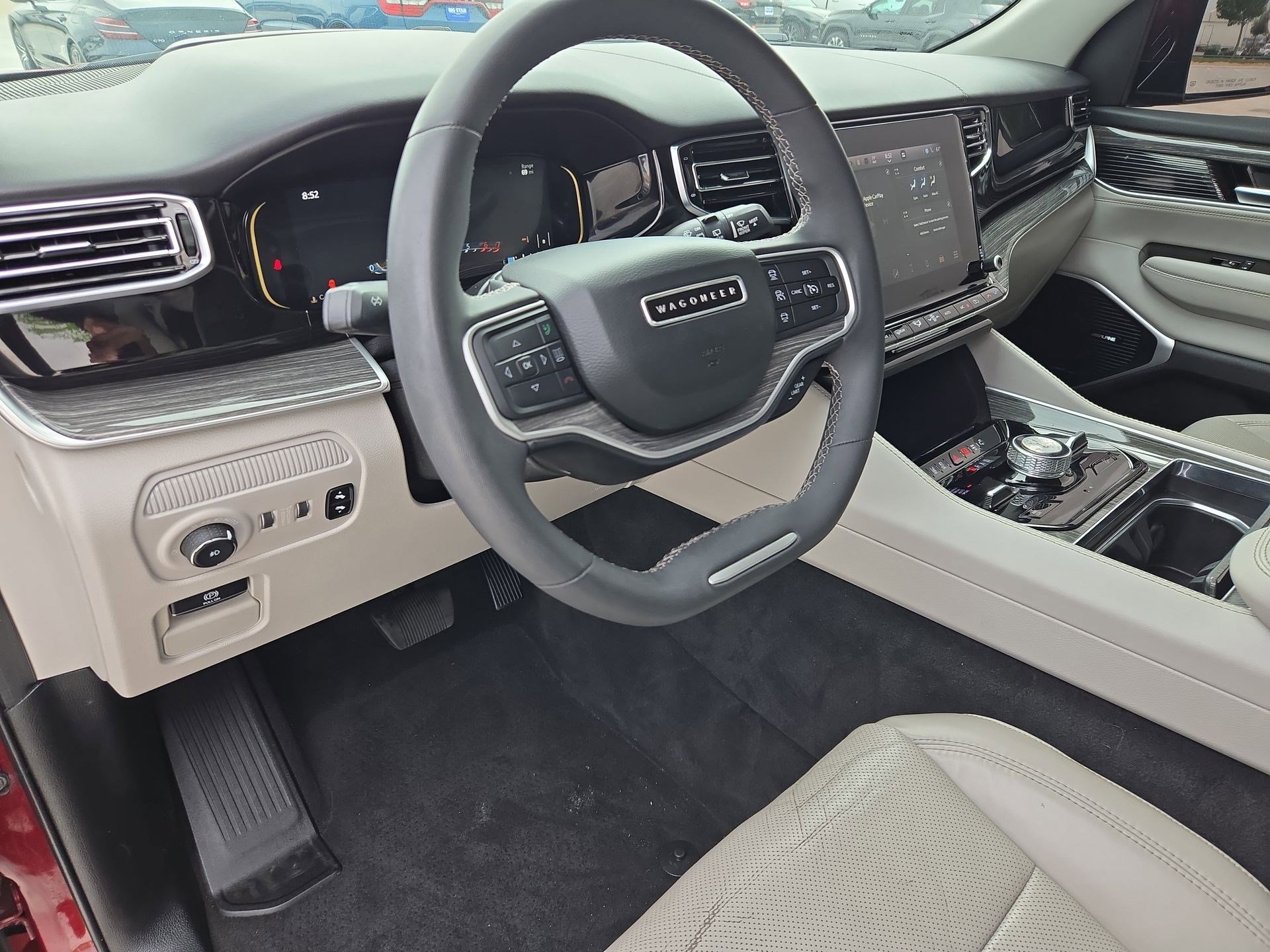 Used 2022 Jeep Wagoneer Series III w/ Rear Seat Video Group 1 AWD/4WD image 12