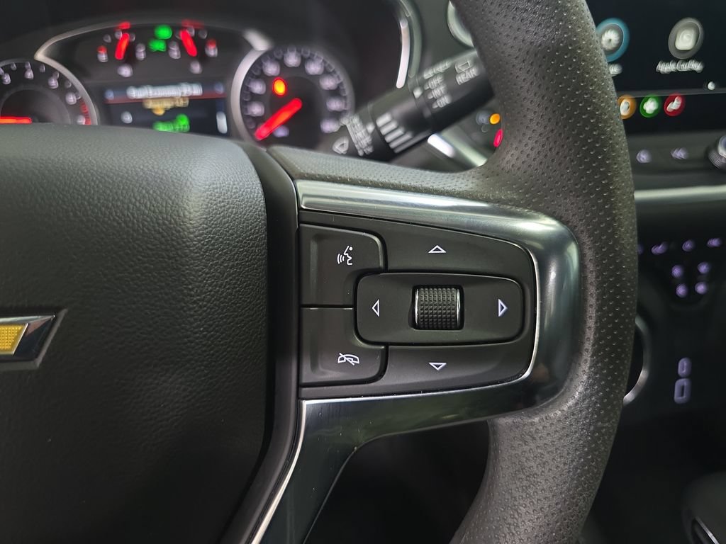 Used 2025 Chevrolet Blazer LT FWD image 21