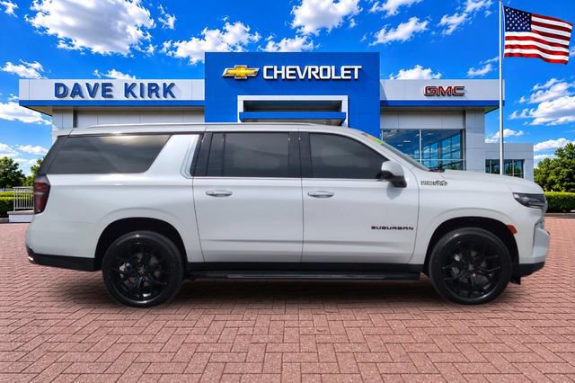 Used 2023 Chevrolet Suburban High Country AWD/4WD image 2