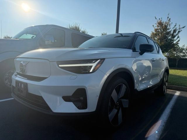Used 2023 Volvo XC40 Recharge Ultimate AWD/4WD image 2