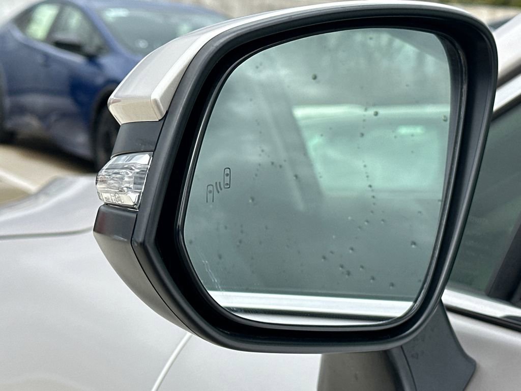 Used 2022 Toyota Venza Limited image 20