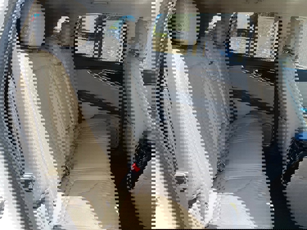 Used 2018 Lincoln MKX Select w/ Select Plus Package image 33