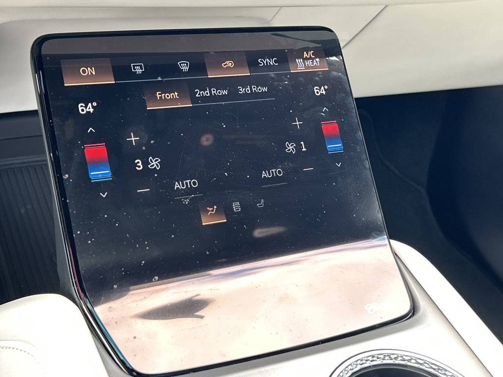 New 2026 Cadillac Vistiq Sport image 25