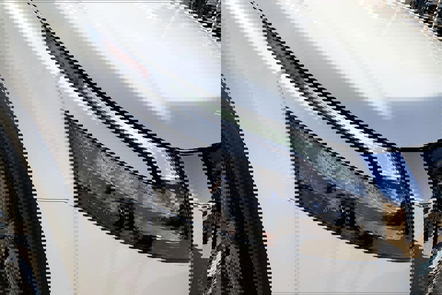 Used 2025 Nissan Pathfinder SV FWD image 36