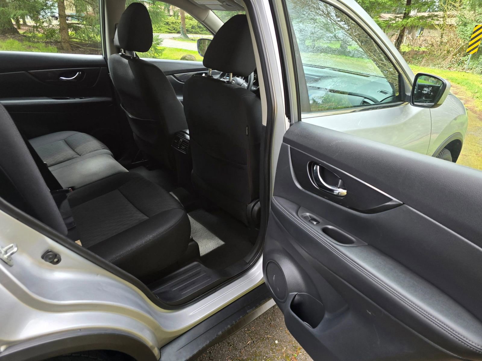 Used 2018 Nissan Rogue S image 14