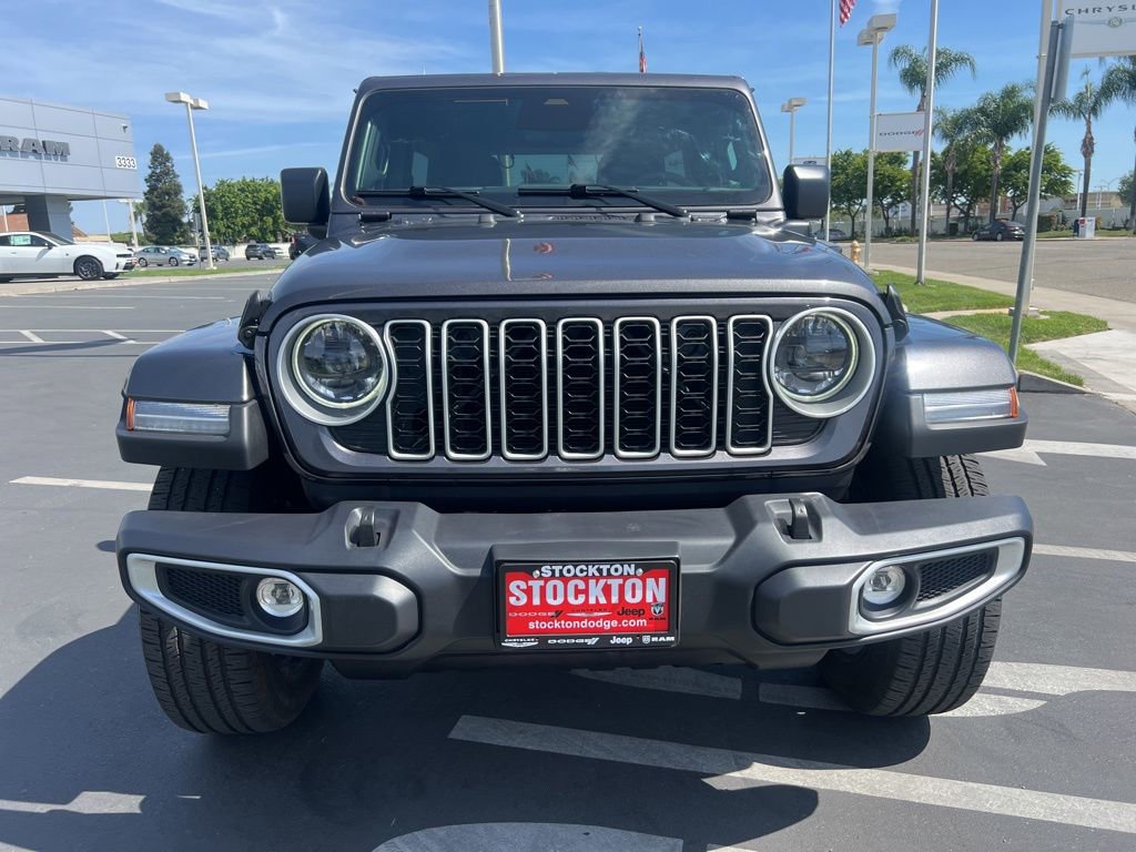 Used 2025 Jeep Wrangler Unlimited Sahara w/ Safety Group AWD/4WD image 3