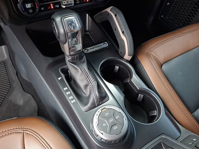Used 2024 Ford Bronco Outer Banks w/ Sasquatch Package AWD/4WD image 11