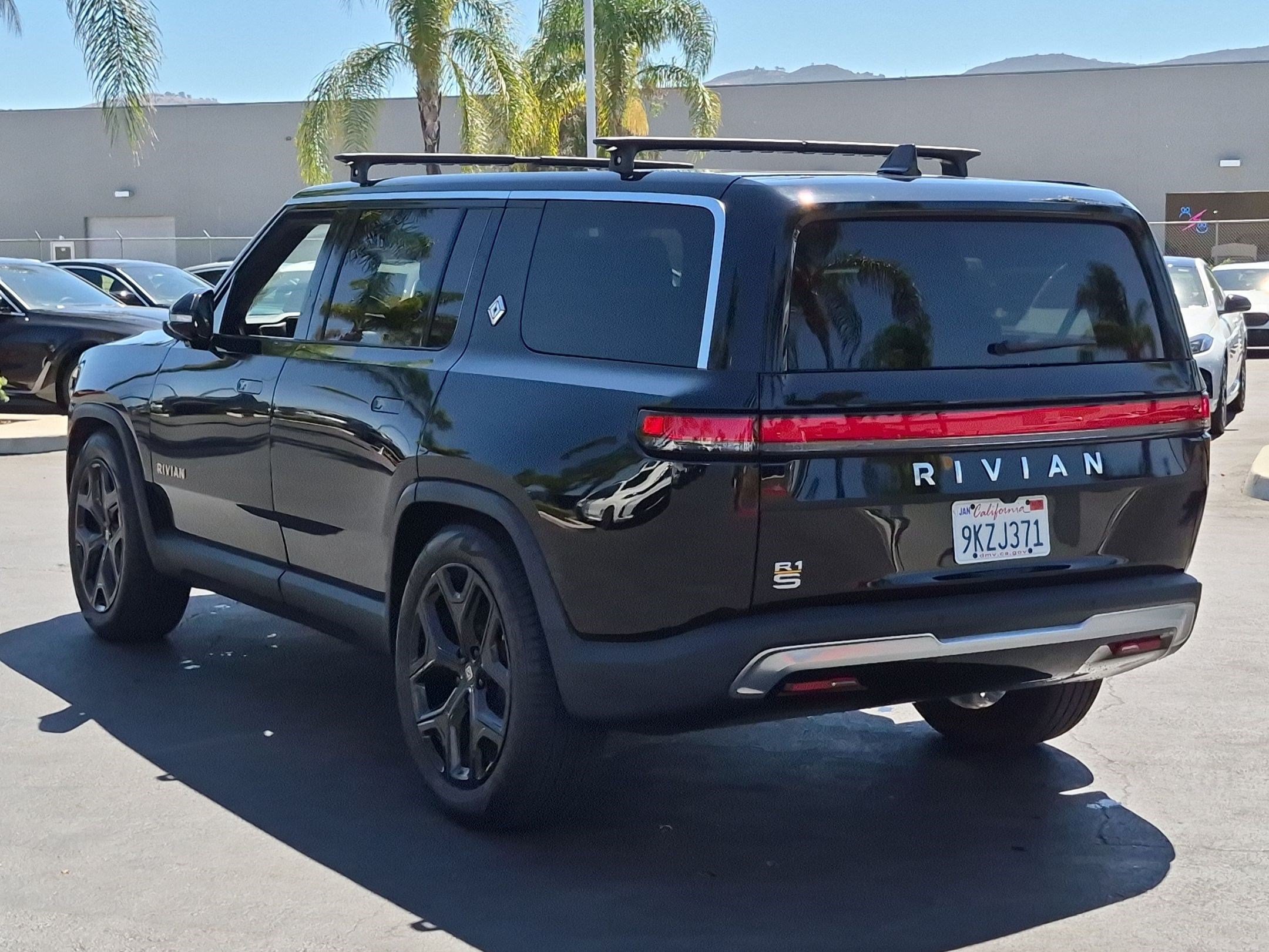 Used 2023 Rivian R1S Adventure AWD/4WD image 8