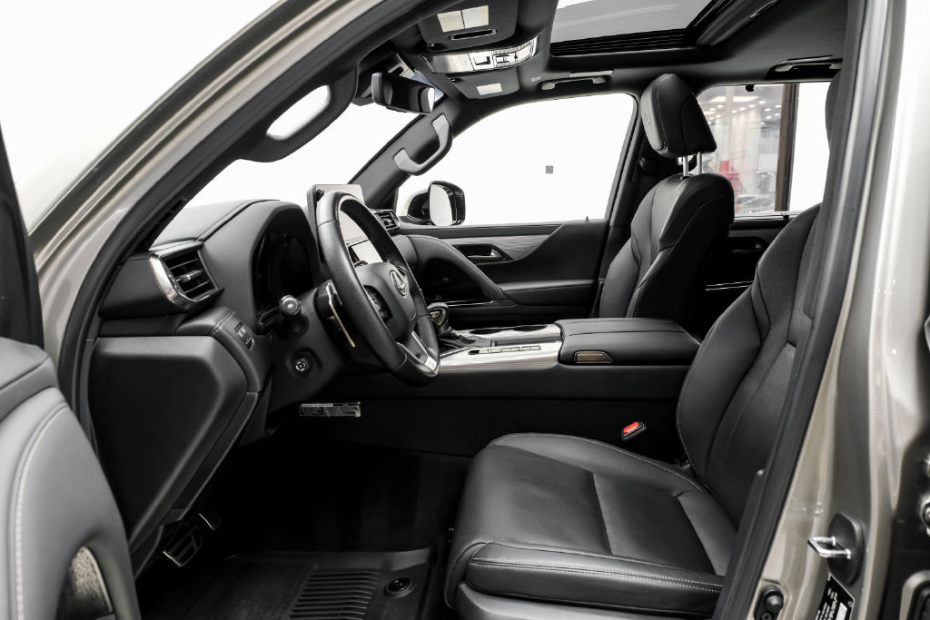 Used 2024 Lexus LX 600 F Sport AWD/4WD image 8