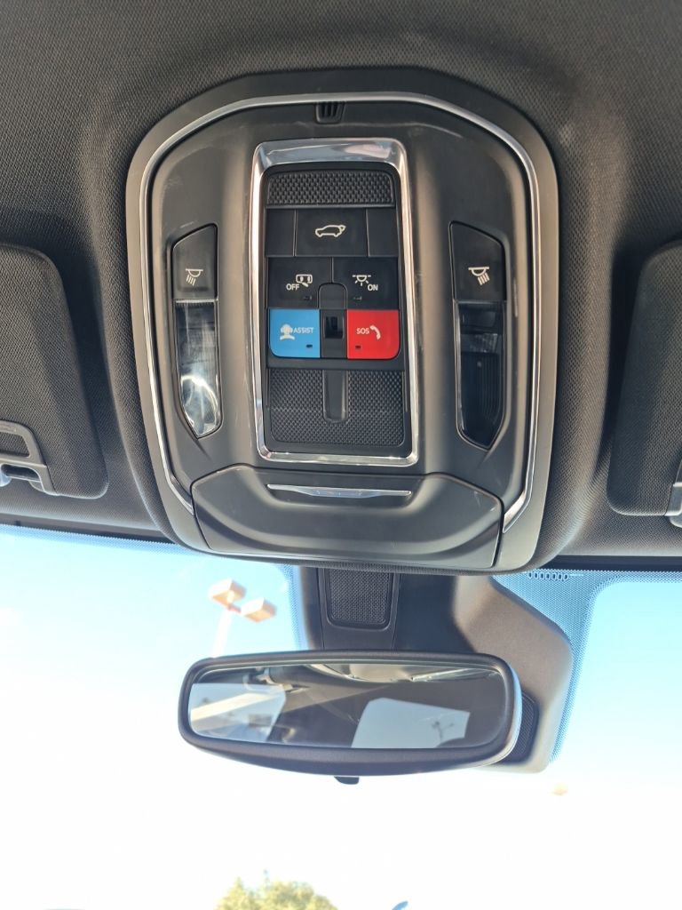 Used 2023 Jeep Grand Cherokee L Laredo AWD/4WD image 50