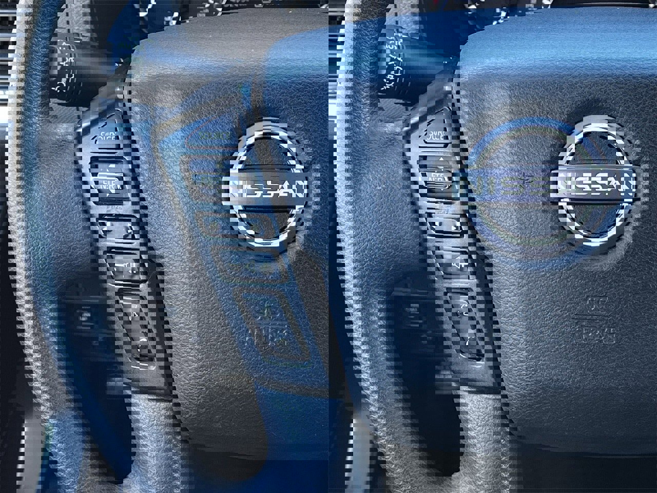 Used 2023 Nissan Frontier SV image 12