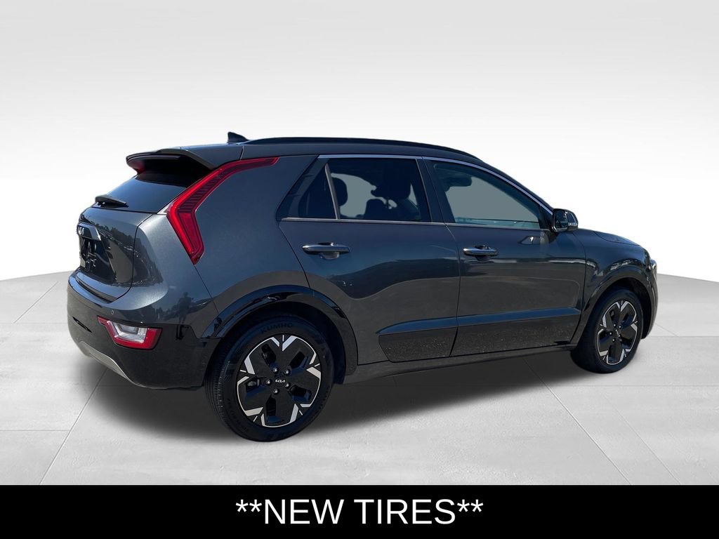 Used 2023 Kia Niro Wave w/ Wave Preserve Package FWD image 5
