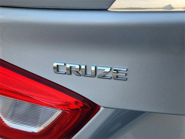 Used 2018 Chevrolet Cruze LT w/ Convenience Package image 29