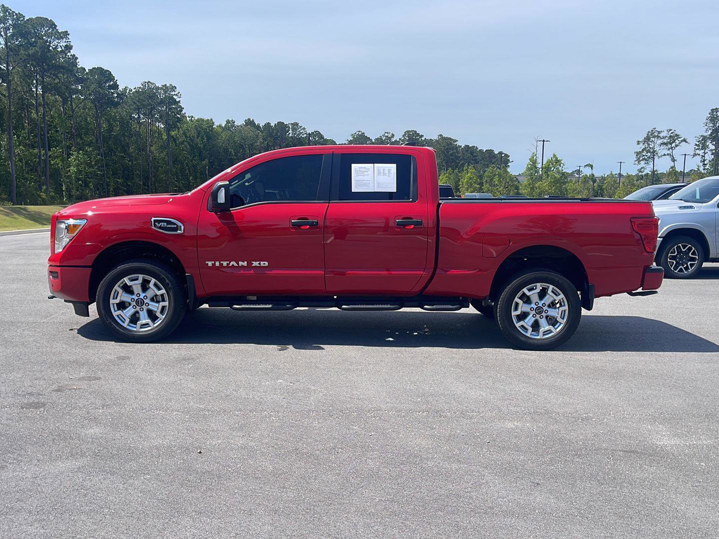 Used 2024 Nissan Titan SV w/ SV Convenience Package AWD/4WD image 4
