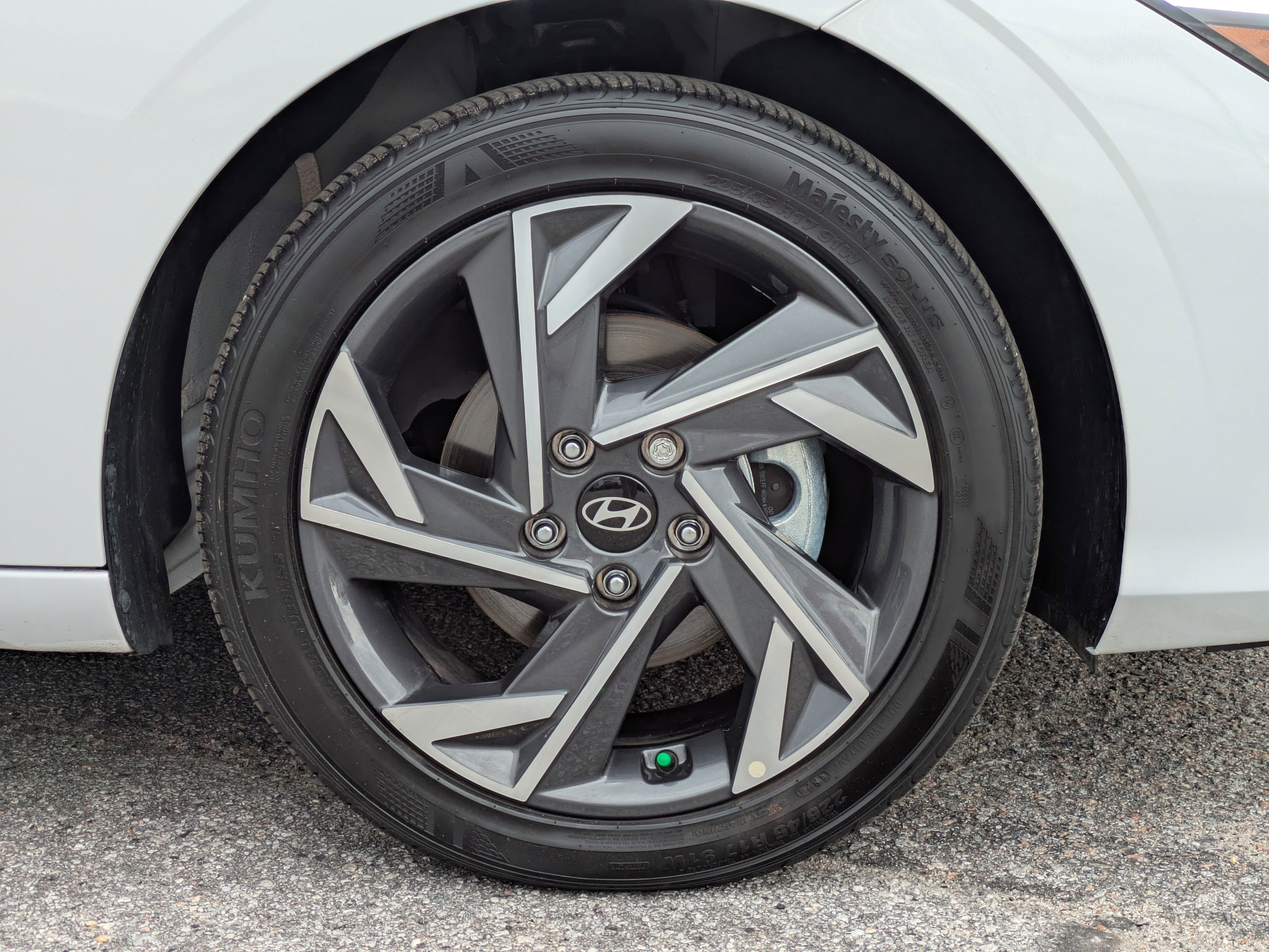 Certified 2025 Hyundai Elantra Sport image 11