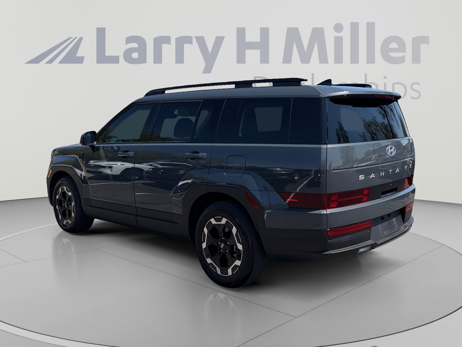 Used 2025 Hyundai Santa Fe SEL FWD image 3