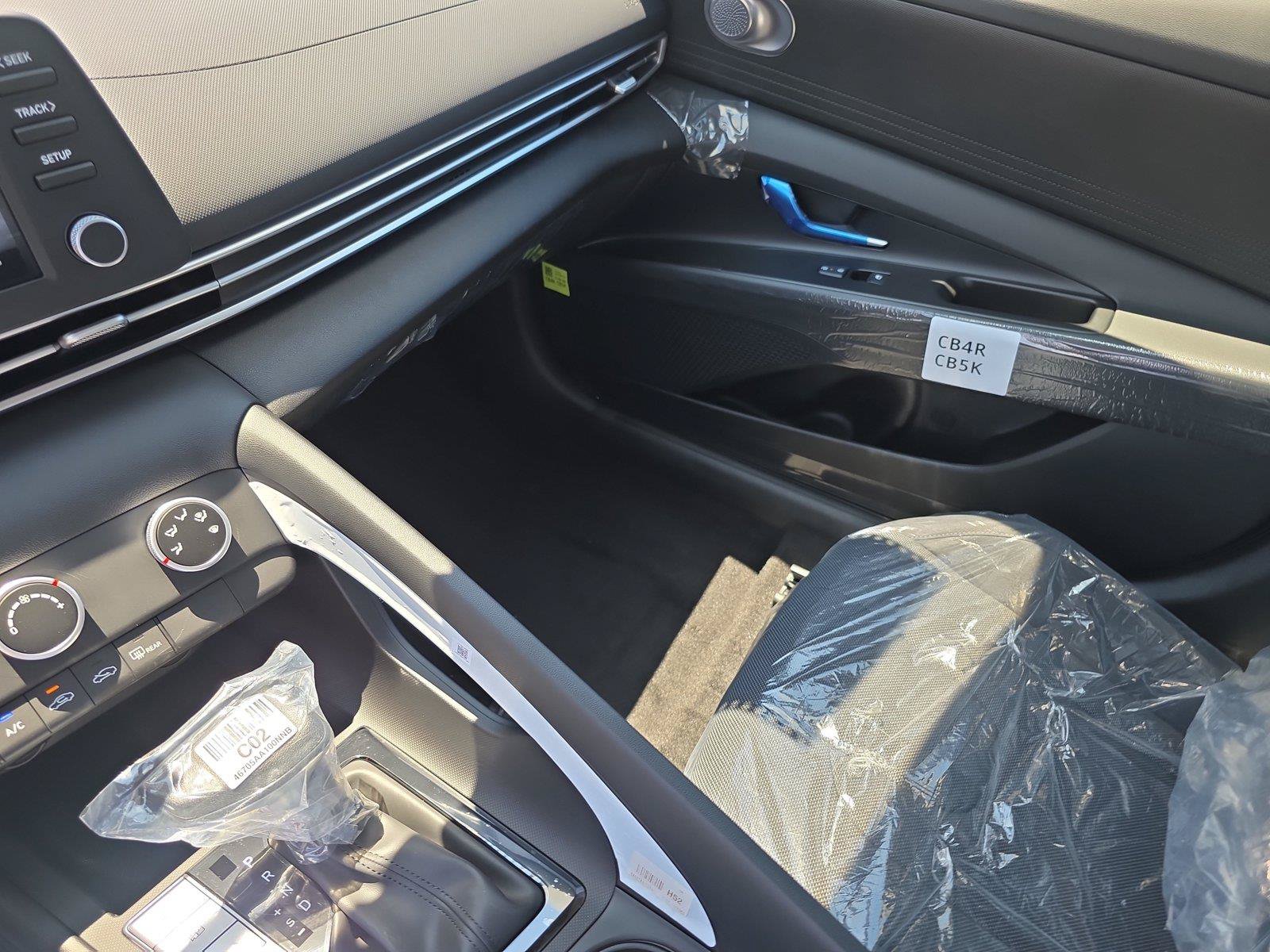 New 2026 Hyundai Elantra SE FWD image 23