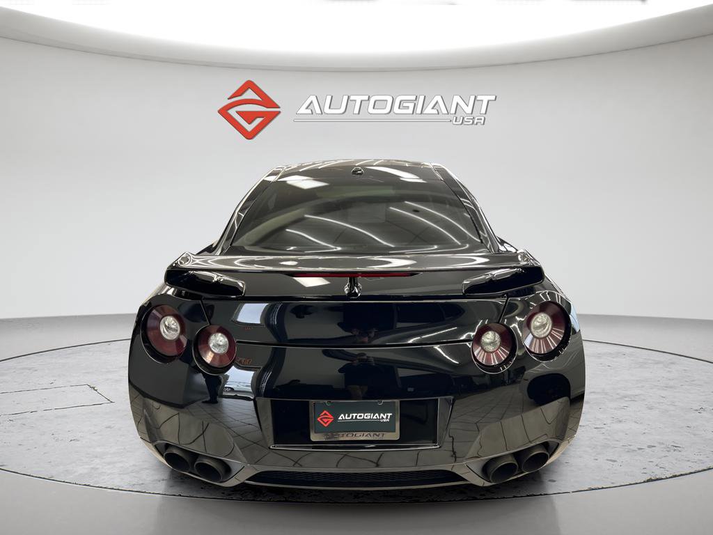 Used 2011 Nissan GT-R Premium image 7