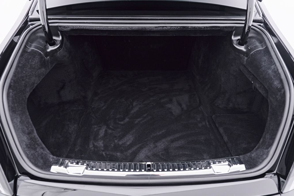 Used 2024 Rolls-Royce Phantom Sedan w/ The Phantom Package RWD image 27