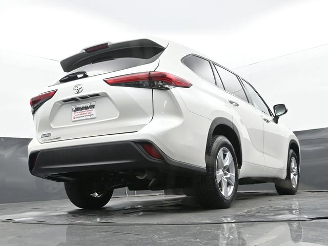 Used 2020 Toyota Highlander LE FWD image 27
