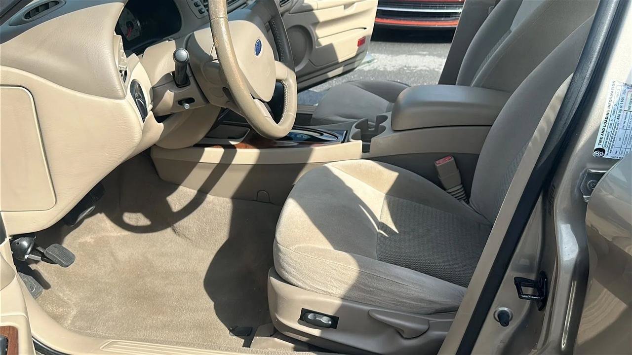 Used 2006 Ford Taurus SEL FWD image 23