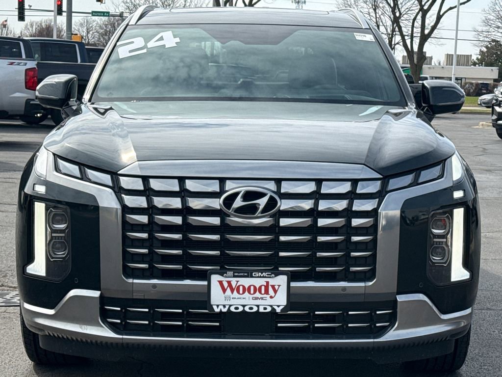 Used 2024 Hyundai Palisade Calligraphy image 3