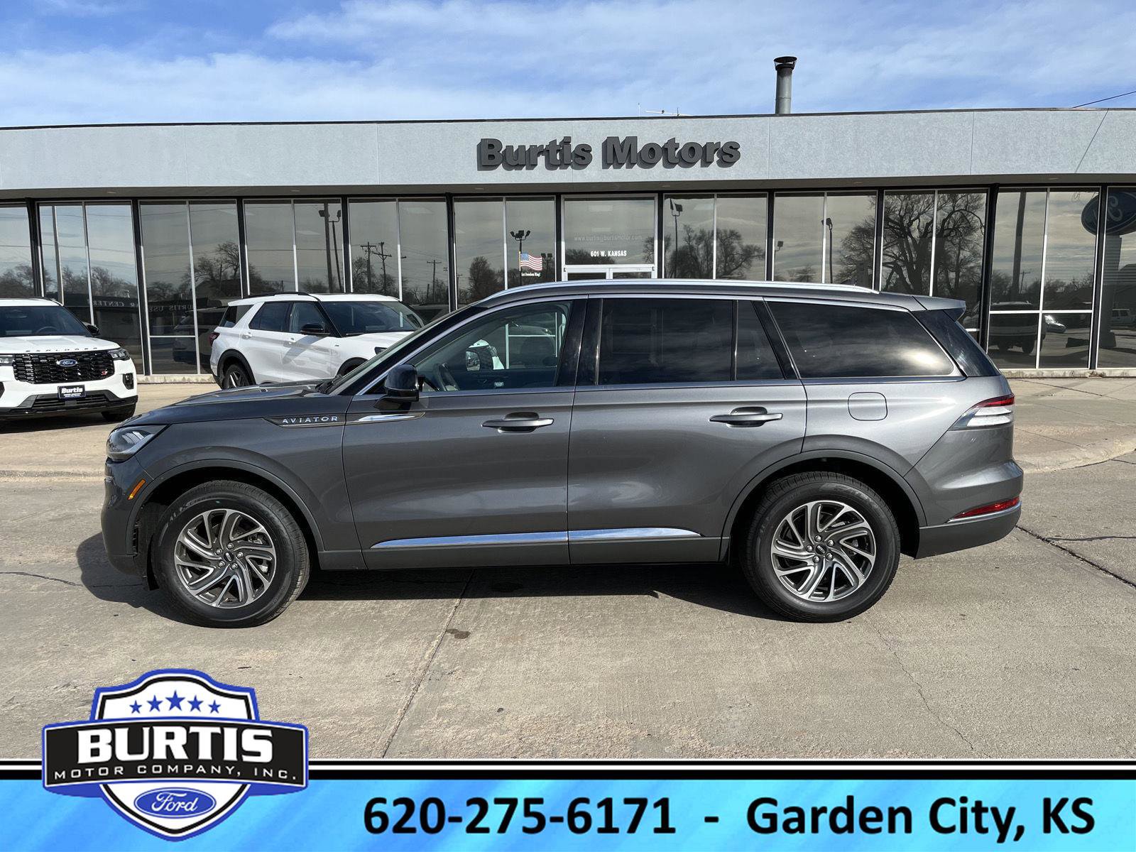 Used 2023 Lincoln Aviator AWD w/ Elements Package image 1