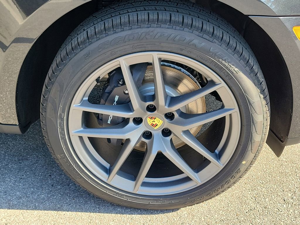 New 2026 Porsche Macan AWD/4WD image 13