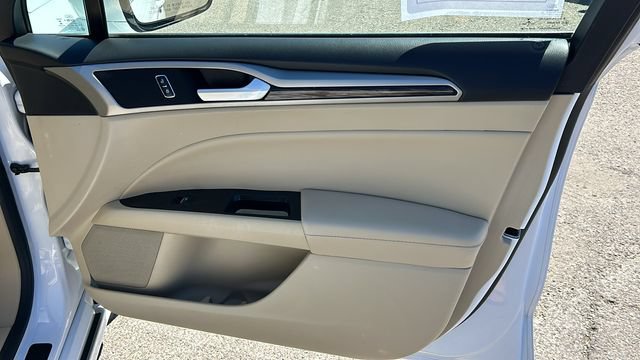 Used 2016 Ford Fusion Energi SE FWD image 10
