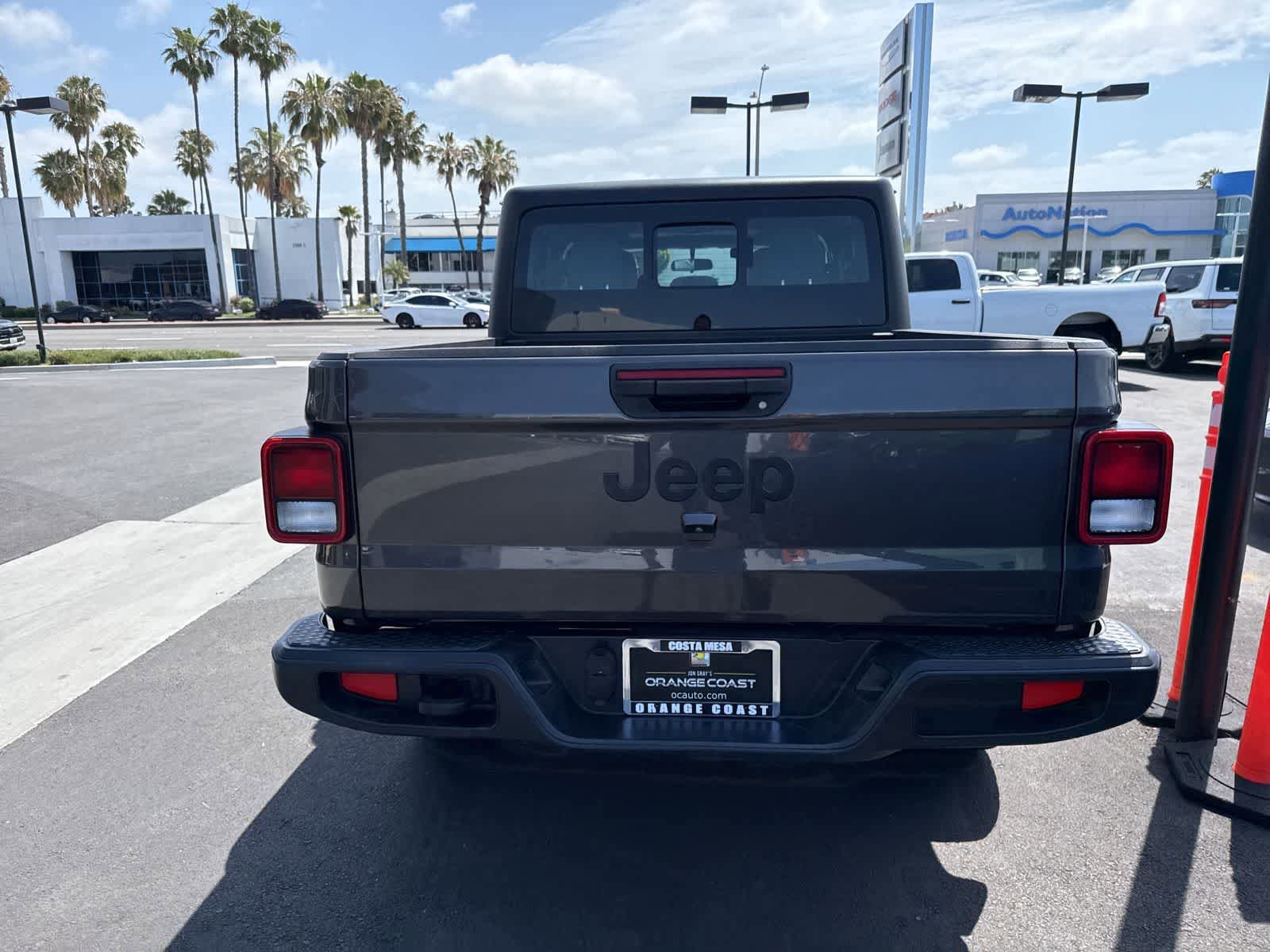 Used 2020 Jeep Gladiator Sport w/ Auxiliary Switch Group AWD/4WD image 19